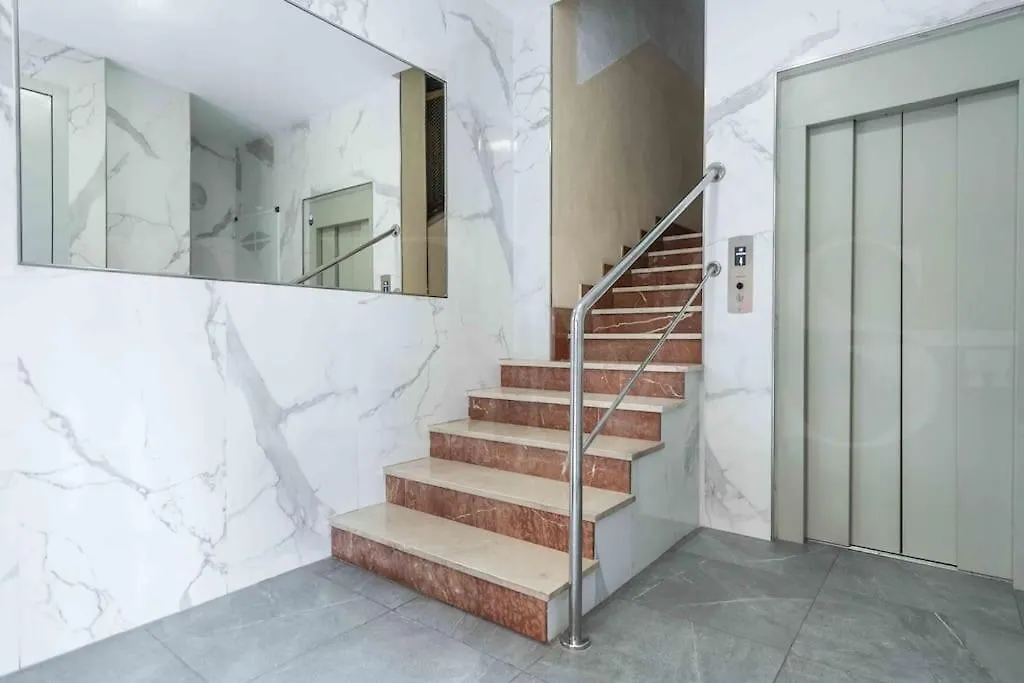Spacious 3 Bedroom Apartment By Rems Malaga 0*,  Spain