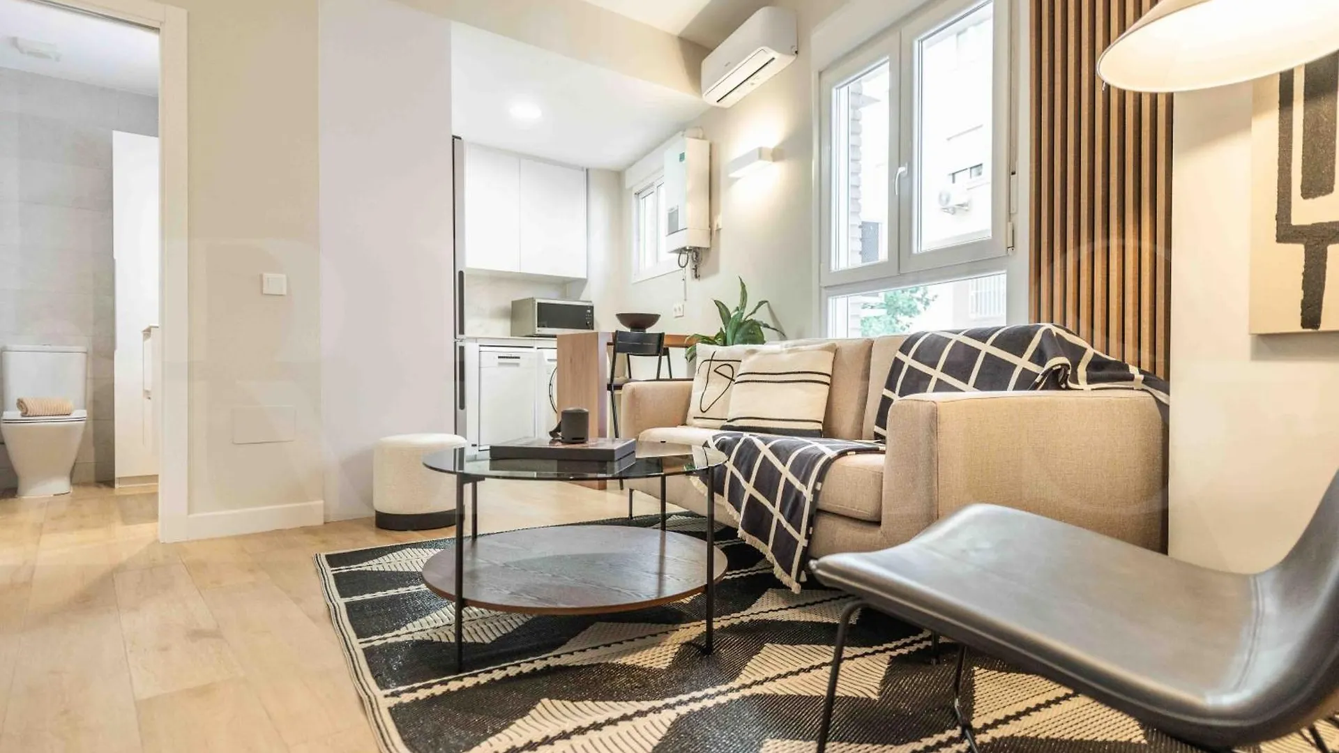 Spacious 3 Bedroom Apartment By Rems Malaga Spain