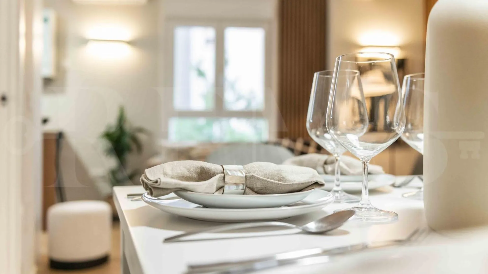 Spacious 3 Bedroom Apartment By Rems Malaga 0*,