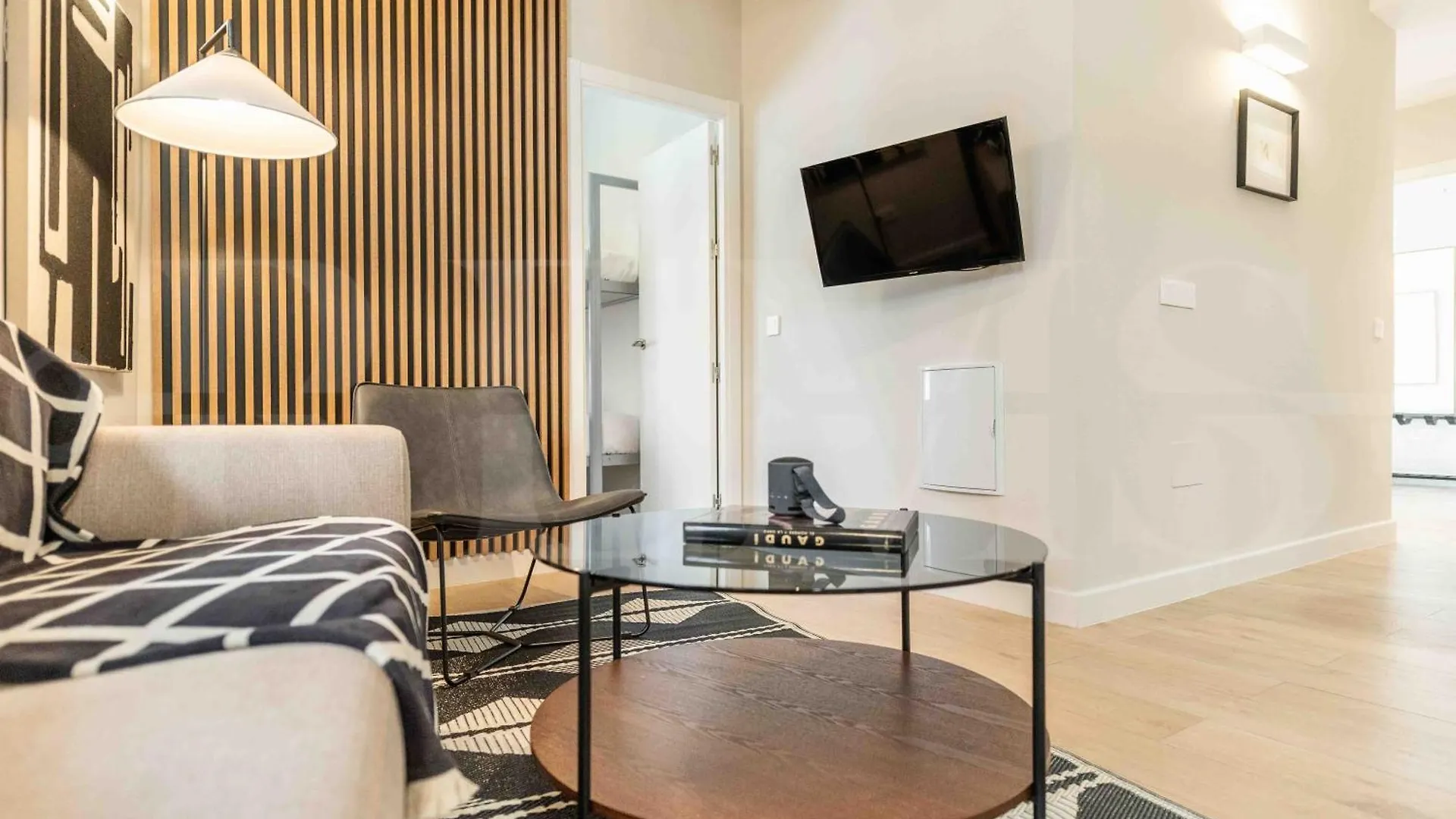 Spacious 3 Bedroom Apartment By Rems Malaga